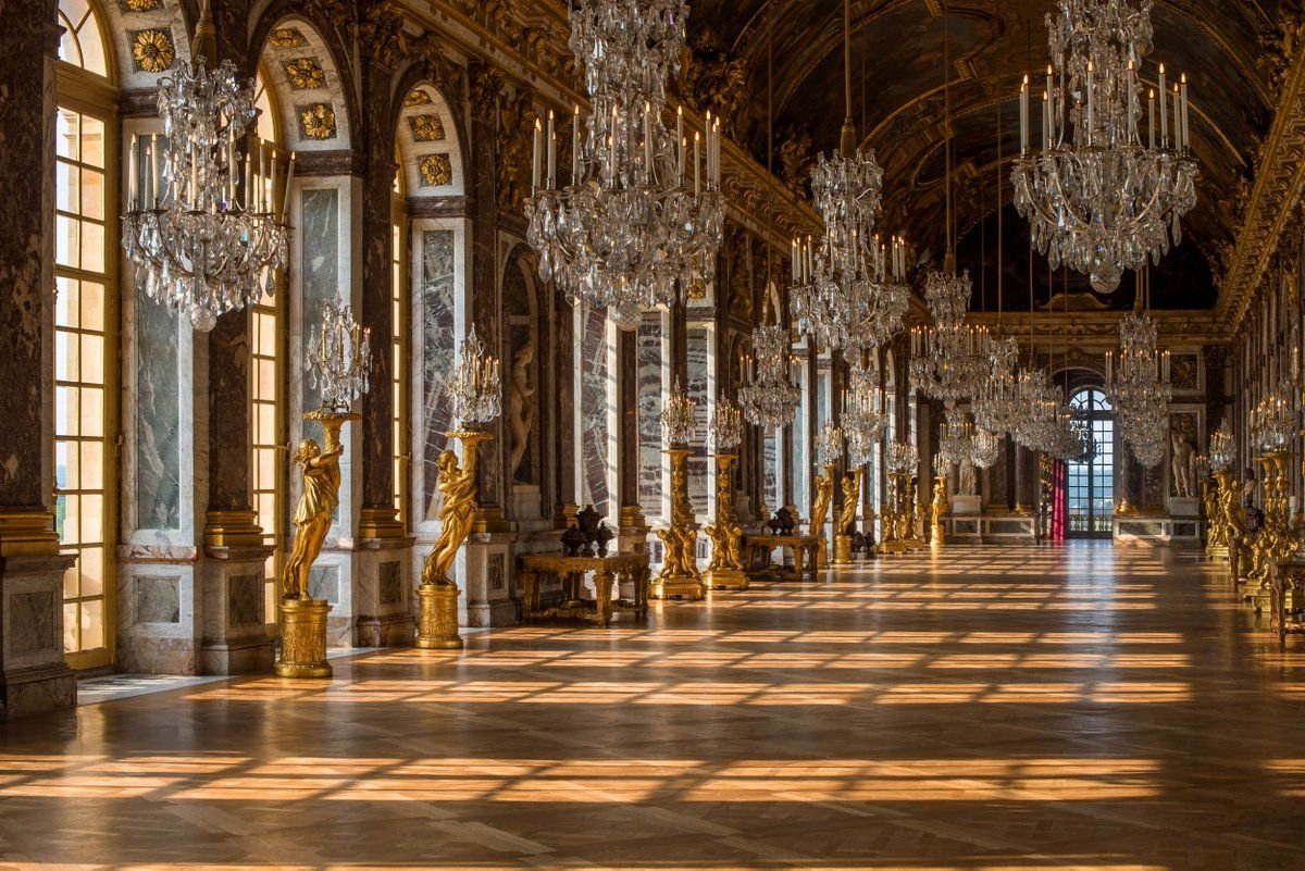 Дворец французских королей в париже