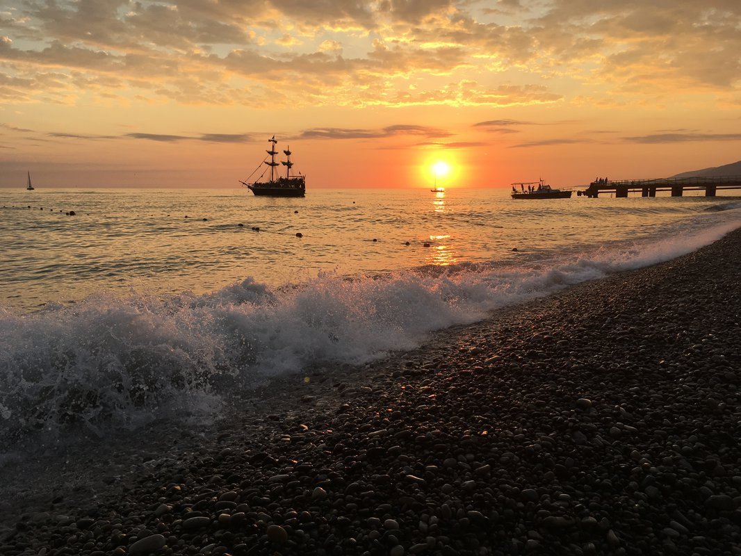 Берег черного моря Лазаревское