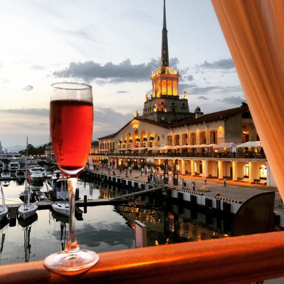 Клубника на берегу моря