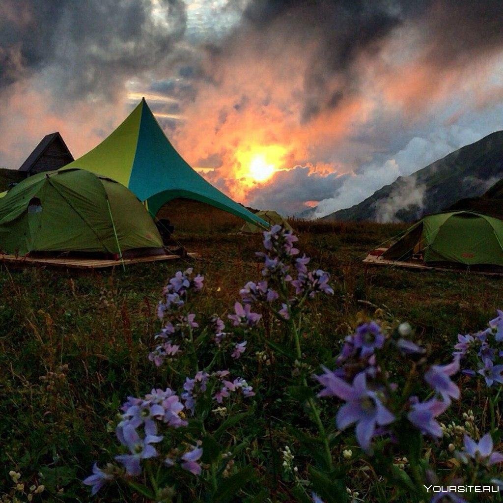 Кемпинг красная поляна палатки