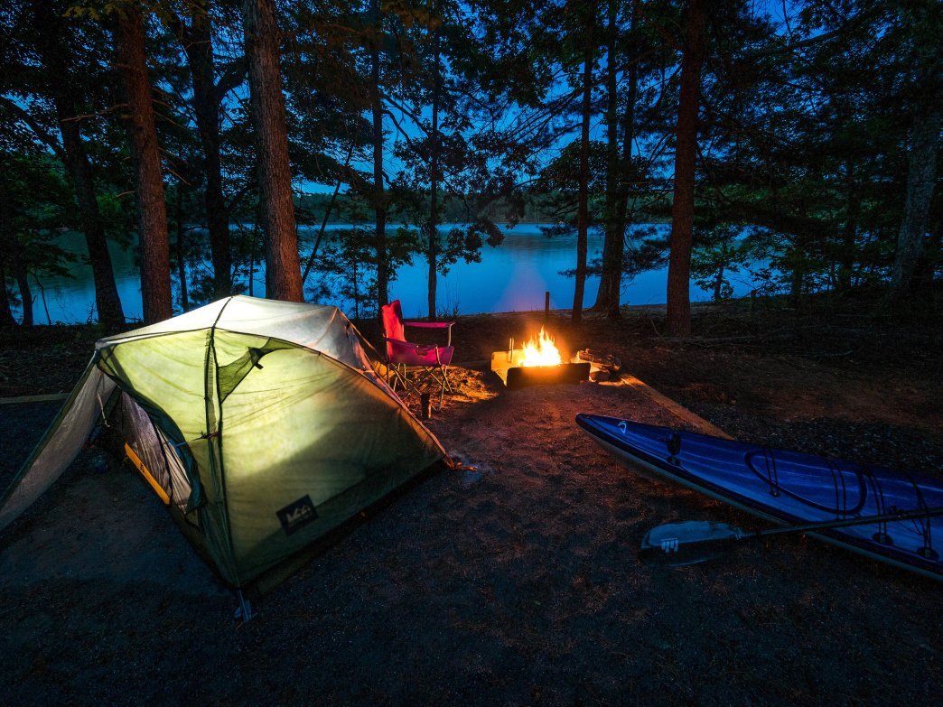 Озеро селигер кемпинг с палатками