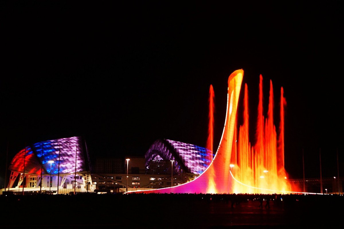 Олимпийский парк в сочи ночью