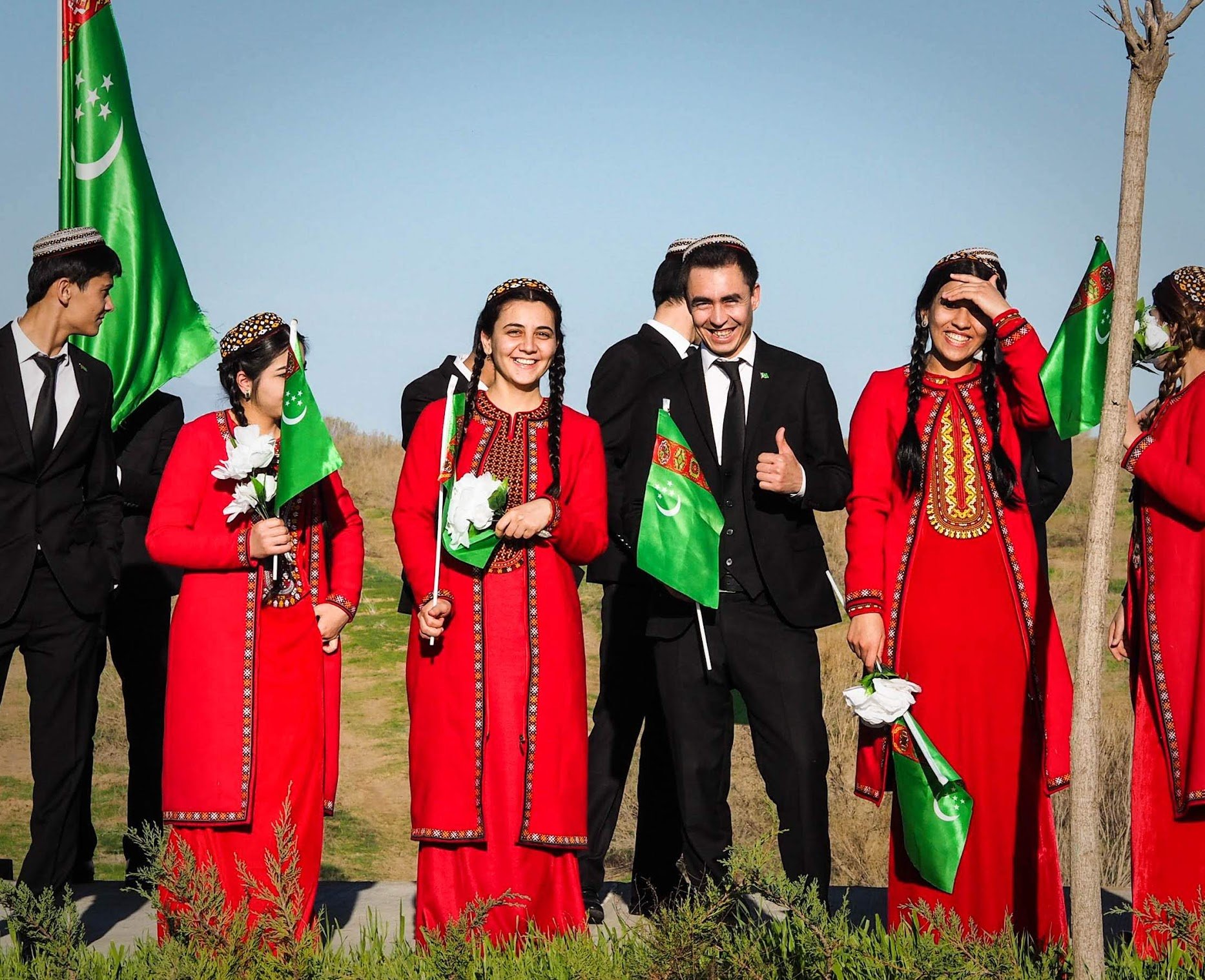 Туркмен туркменистан. Туркменская свадьба Ашгабат. Етрек Туркмен. Туркменская Национальная одежда. Женщины Туркмении.