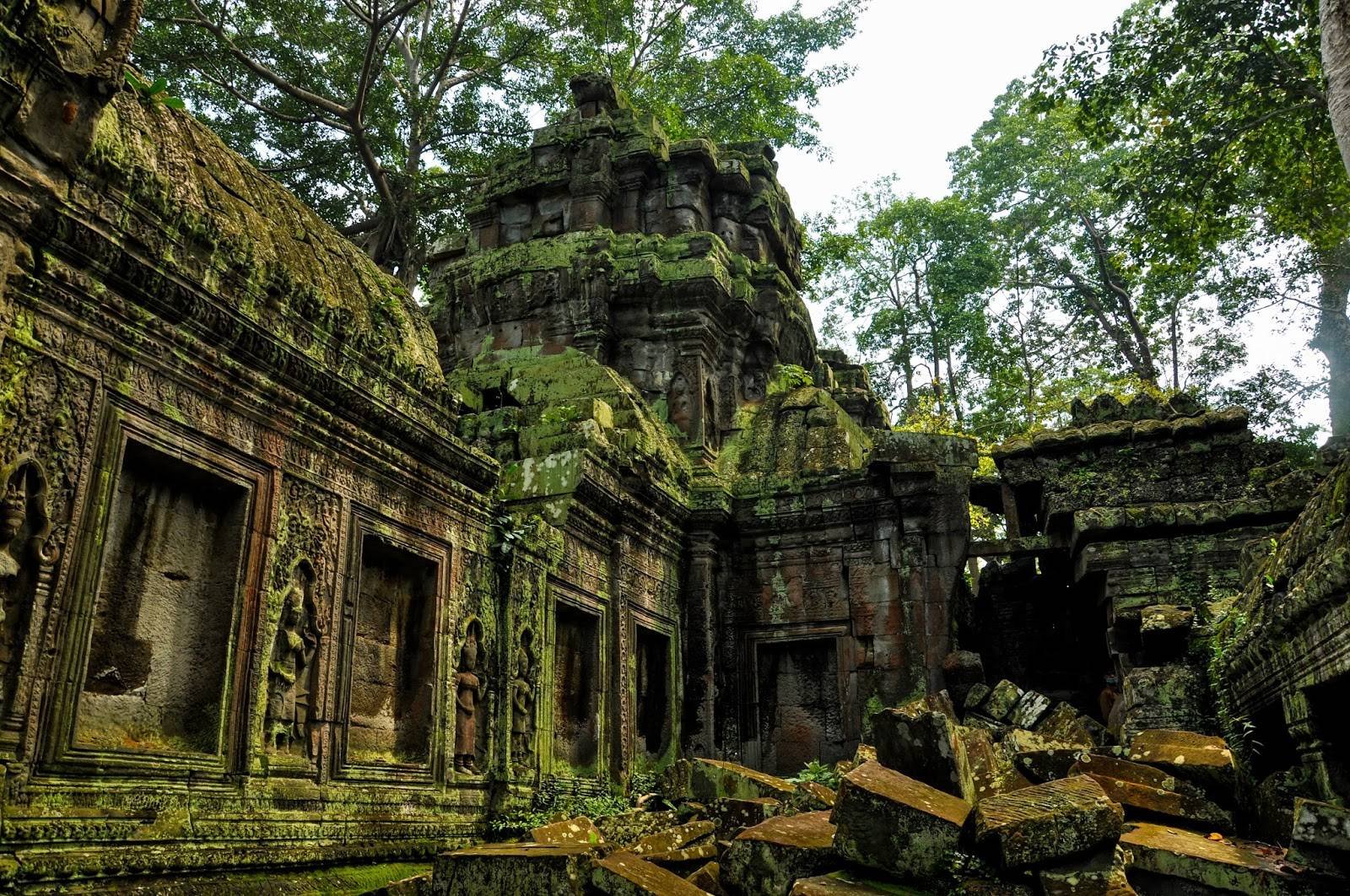 Затерянный в джунглях. Затерянный город в джунглях Ангкор. Камбоджа храмы в джунглях. Храм в Камбодже Ангкор ват. Заброшенные храмы Индии в джунглях.