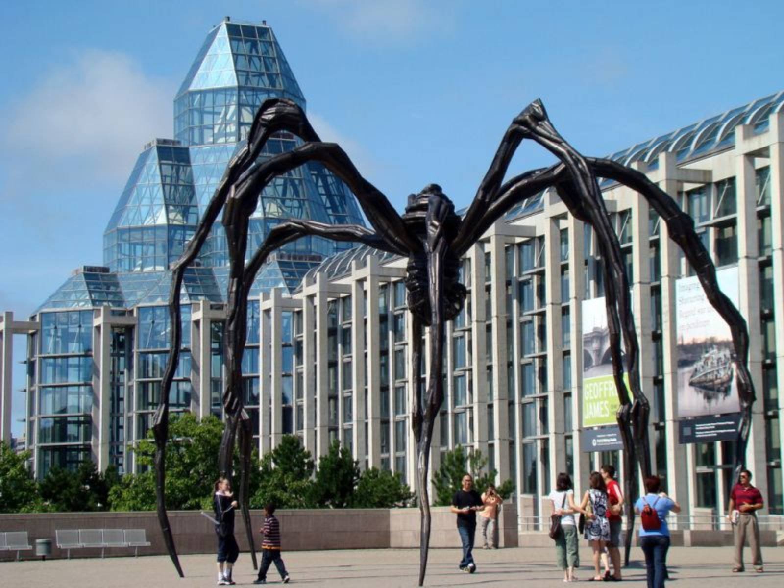 Канада самое главное. Национальная галерея готаввы. Национа́льная галере́я Кана́ды в Оттаве. Национальная галерея Канады, Канада. Памятник пауку в Оттаве.