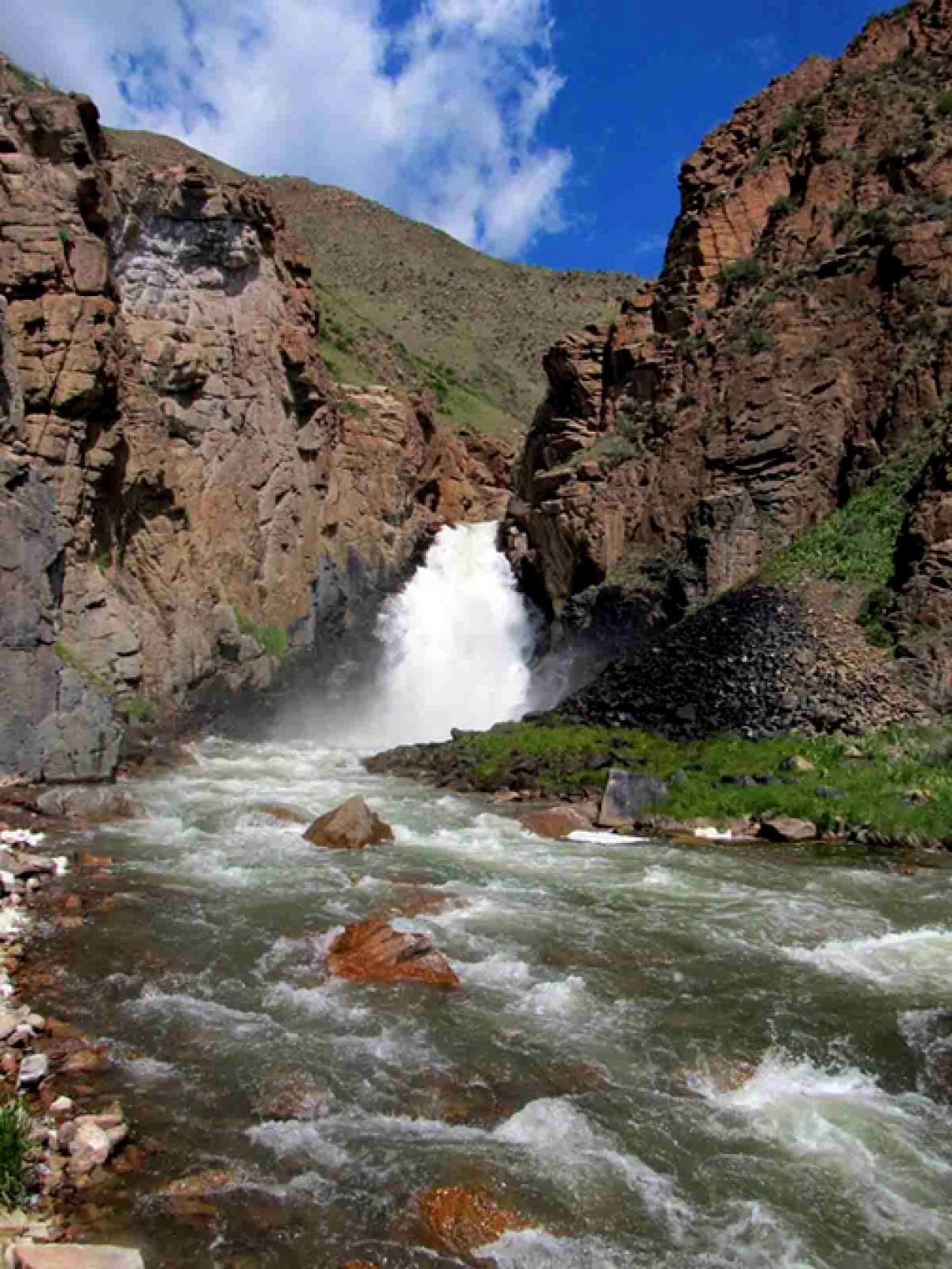 Голубиный водопад Кыргызстан