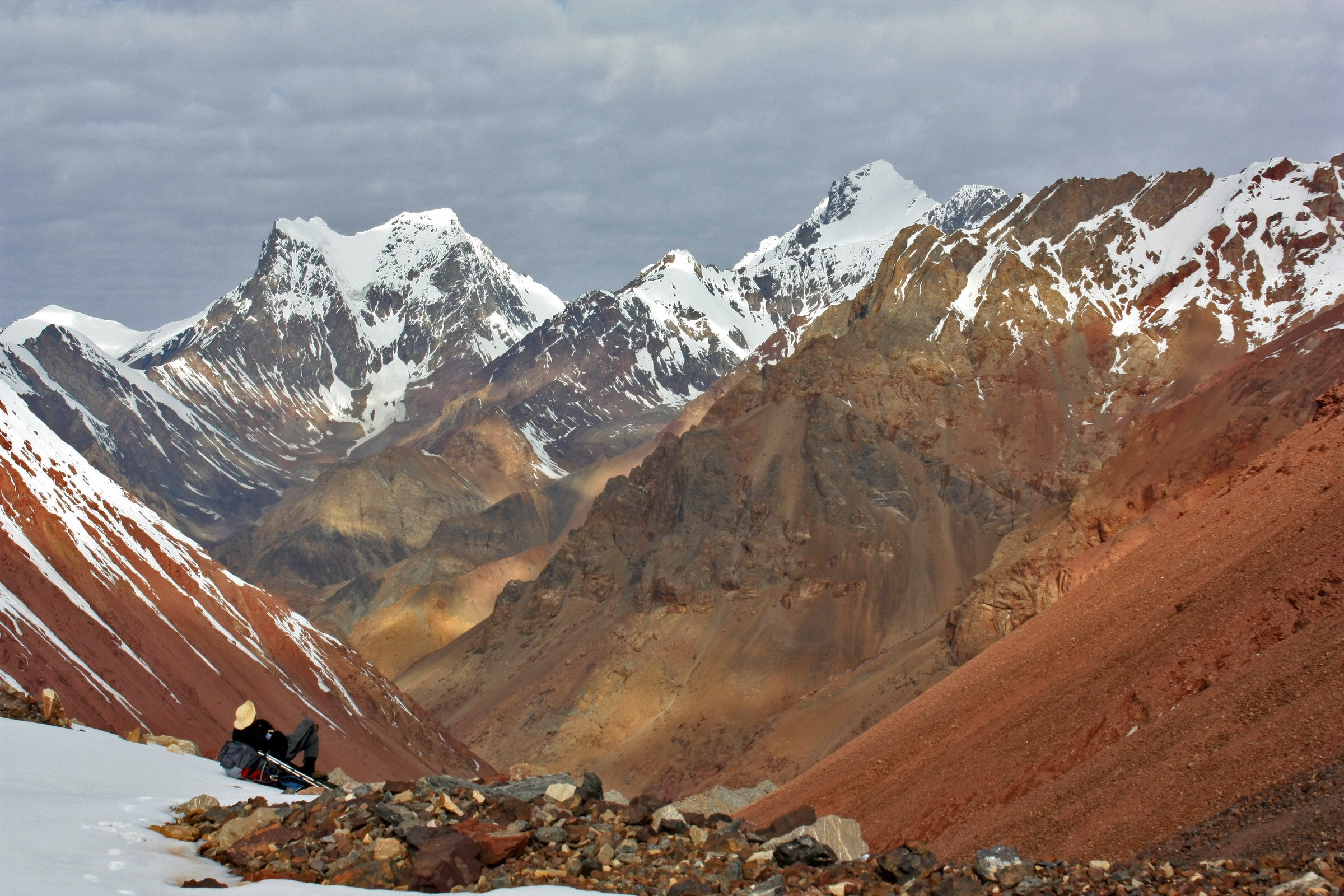 Памир самая высокая. Таджикистана пик Памир. Памир горы. Горы Памира в Таджикистане. Южный Памир горы.