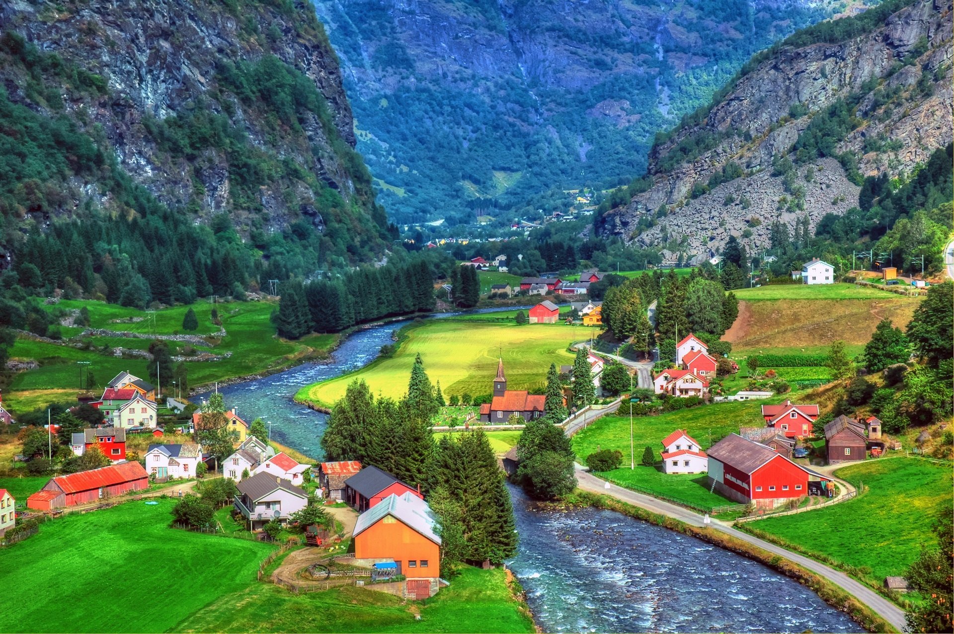 It is beautiful country. Флом Норвегия. Норвегия Флом Фьорд. Флам город в Норвегии. Деревня в Осло Норвегия.