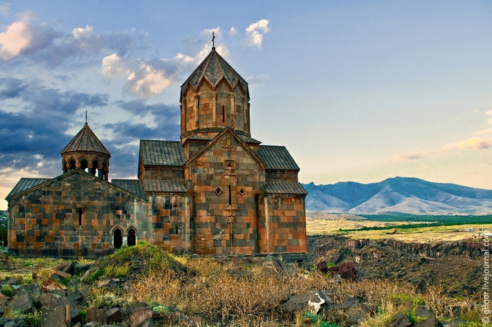 Можно ли в армянскую церковь