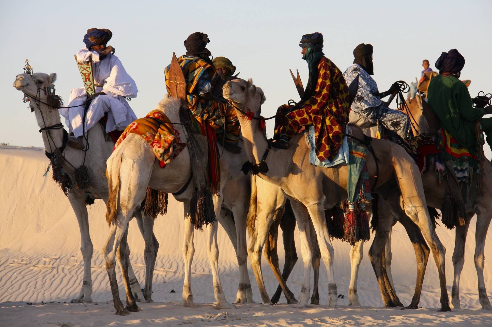 Житель северной африки 6 букв. Туарег Африка. Туареги кочевники Северной Африки. Берберы и туареги. Бедуины туареги.