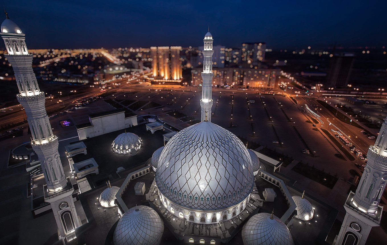 Астана самая большая мечеть. Центральная мечеть (Астана). Астана мечеть ночью.