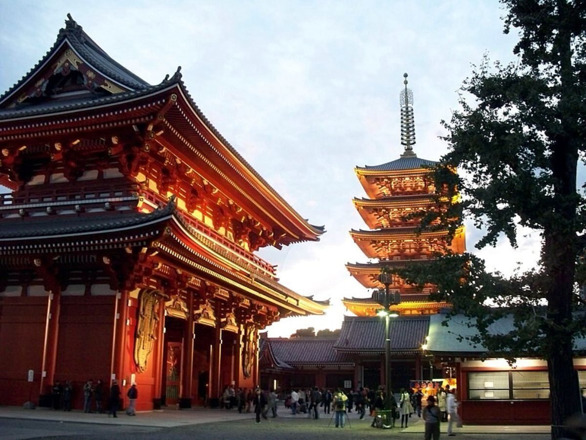 Asakusa tokyo. Храм Асакуса Япония. Храм Каннон Япония.