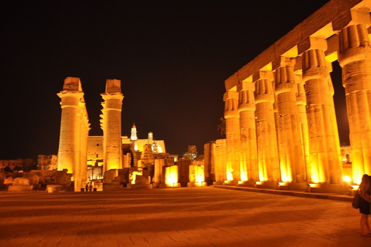 Город в египте ворота африки