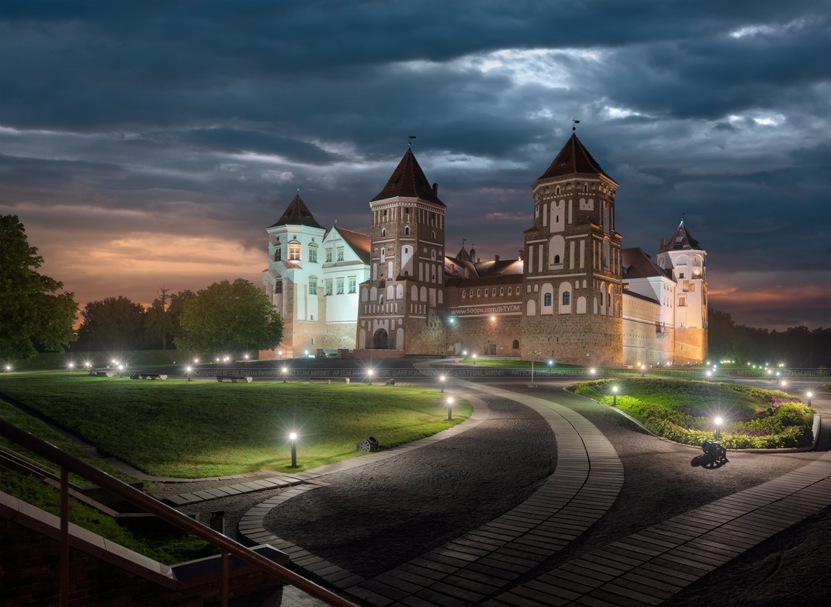 Mir castle. Мирский замок. Замок мир в Белоруссии. Минск Мирский замок. Белоруссия Мирский замок и Несвижский.