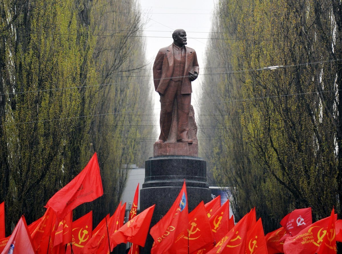 Памятник Ленину Можга по улице Ленина