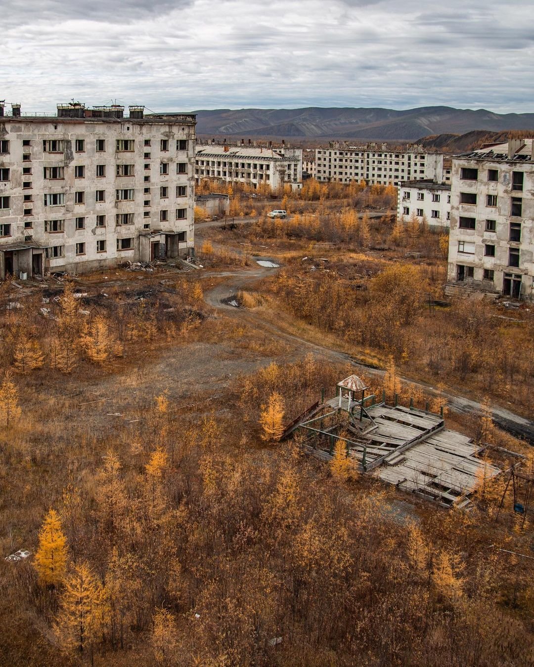 Кидай город. Кадыкчан город-призрак. Кадыкчан – поселок-призрак. Мертвые города. Кадыкчан Магаданская область..