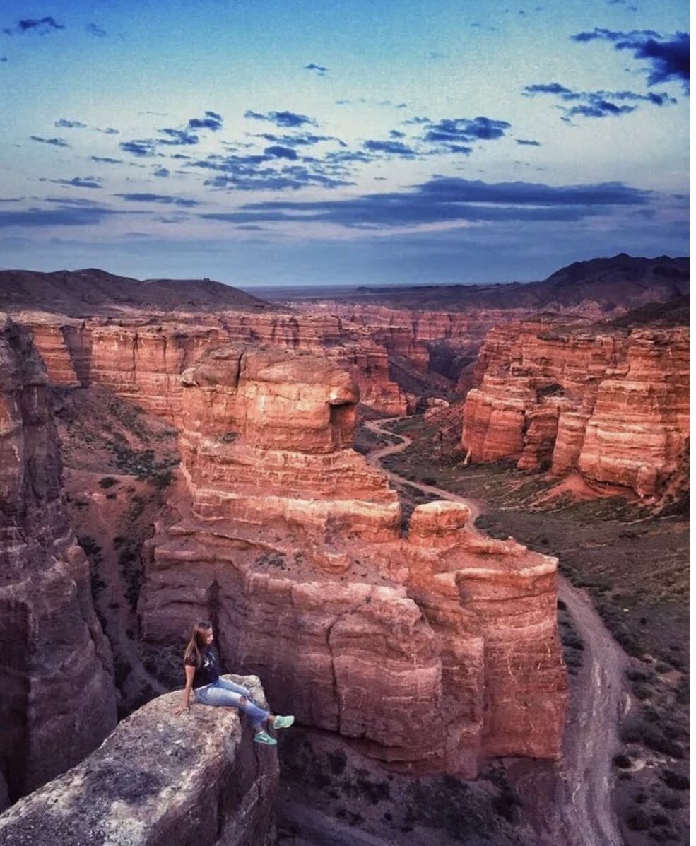 Красивый каньон казахстана