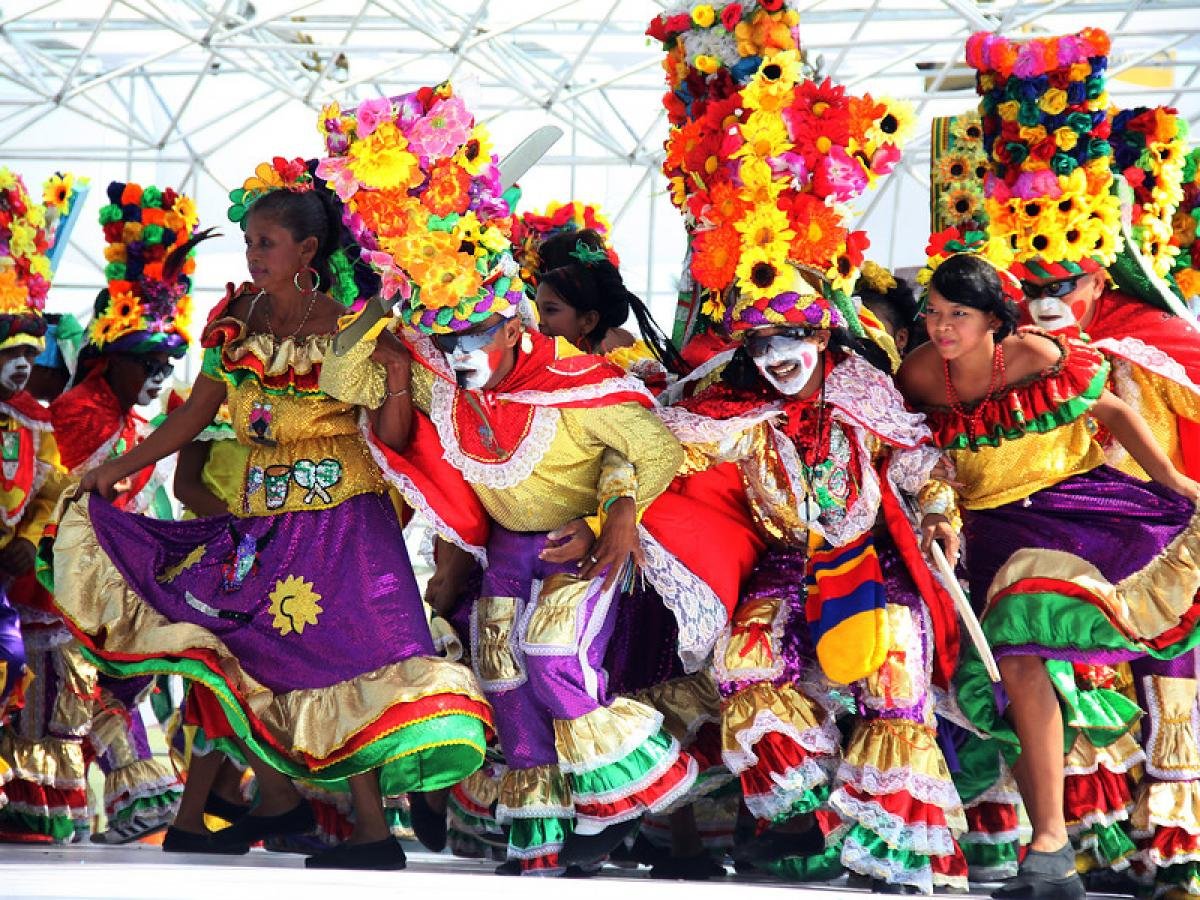 El carnaval. Карнавал в Барранкилье. Карнавал в Барранкилье, Колумбия. Карнавал во французской Гвиане. Карнавал в Момбасе.