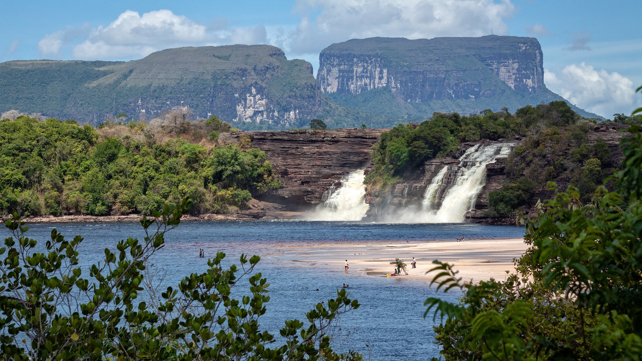 Реки и озера венесуэлы. Водопад Канайма Венесуэла. Нац парк Канайма Венесуэла. Mochima National Park Венесуэла. Водопад Анхель (национальный парк Канайма Венесуэла).