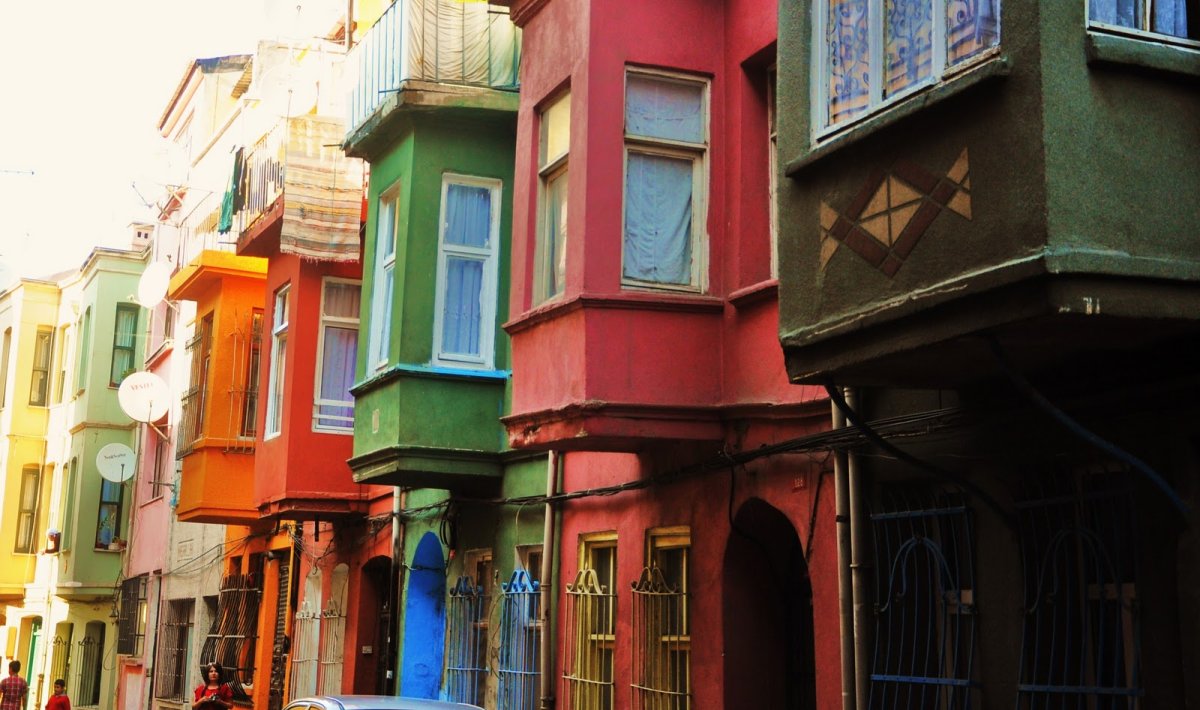 Цветные дома в стамбуле район