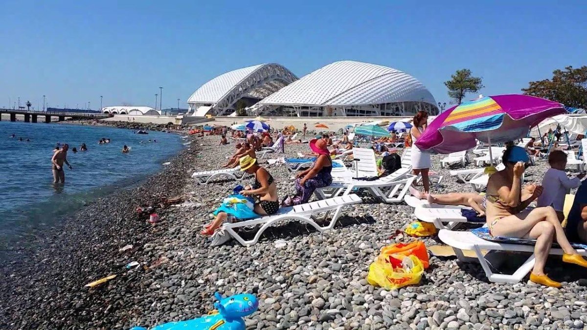 Пляж роза Хутор на море