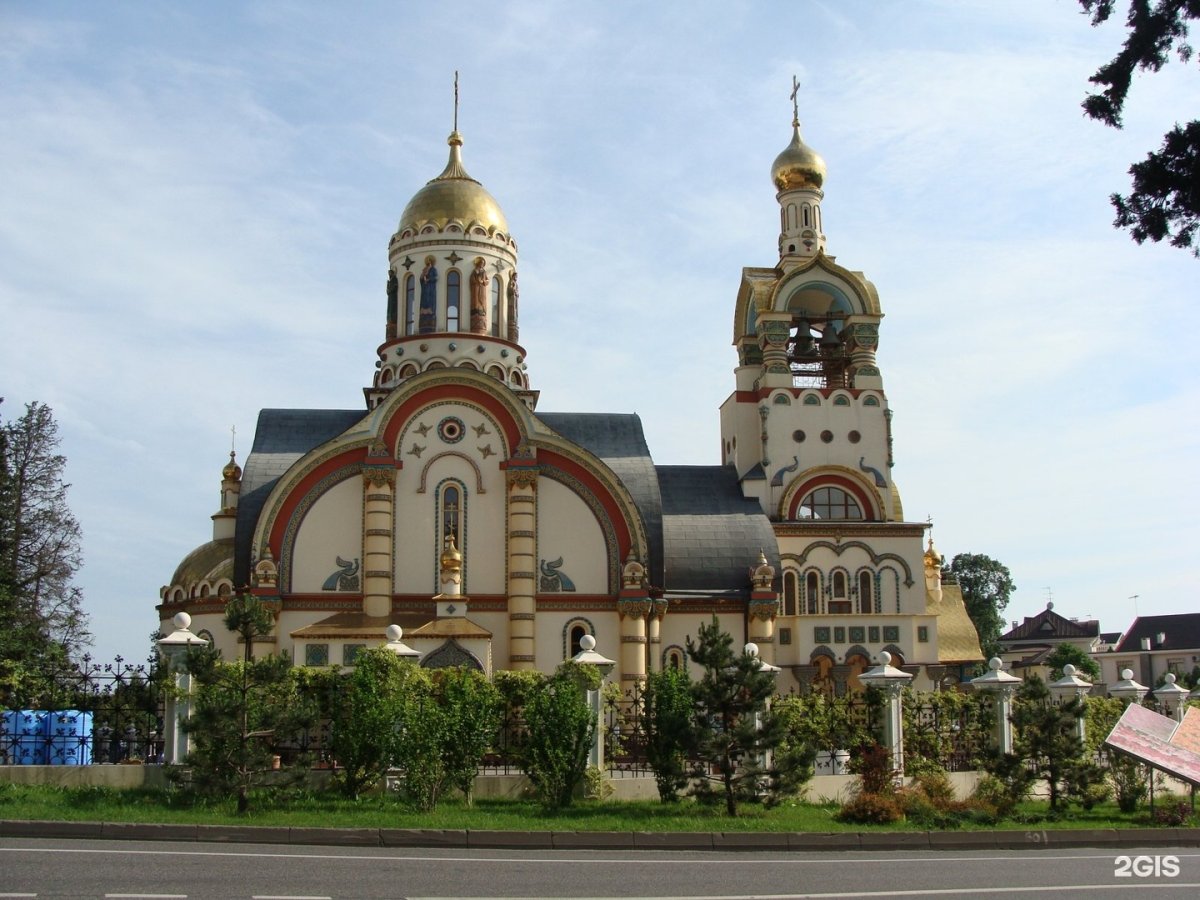 Храм Архангела Михаила в Сочи