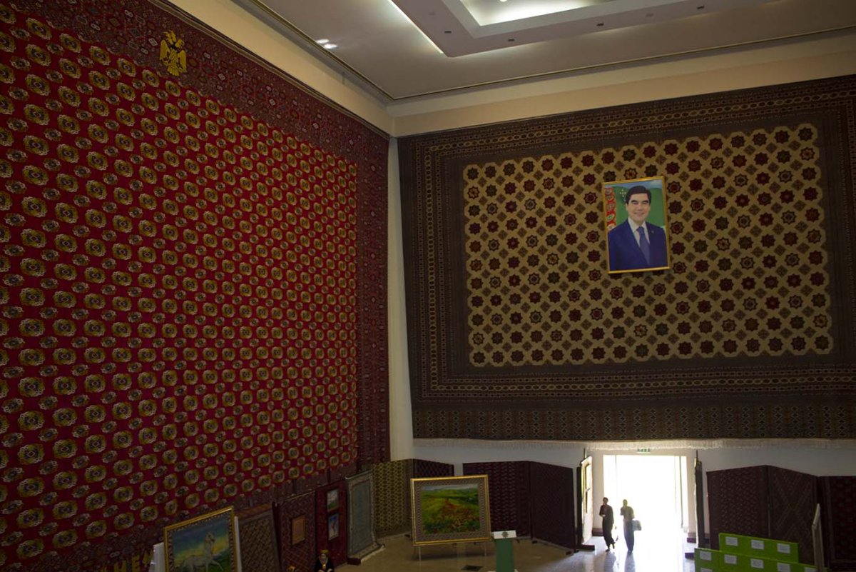 Самый большой ковер в туркменистане
