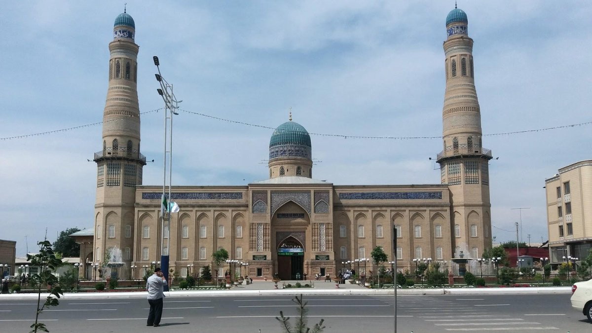 Мечеть в Андижане