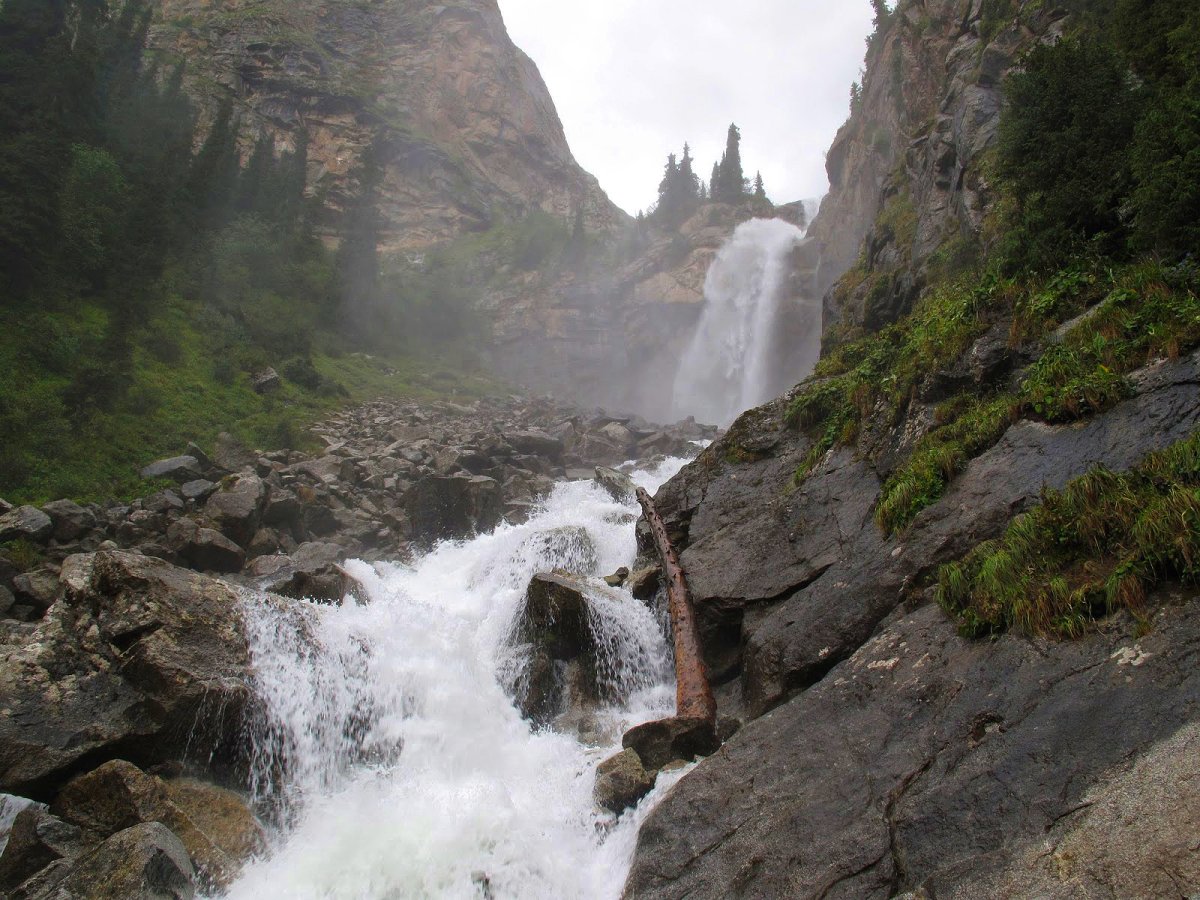 Водопад Барскаун Киргизия