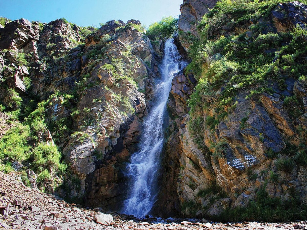 Белогорский водопад Киргизия