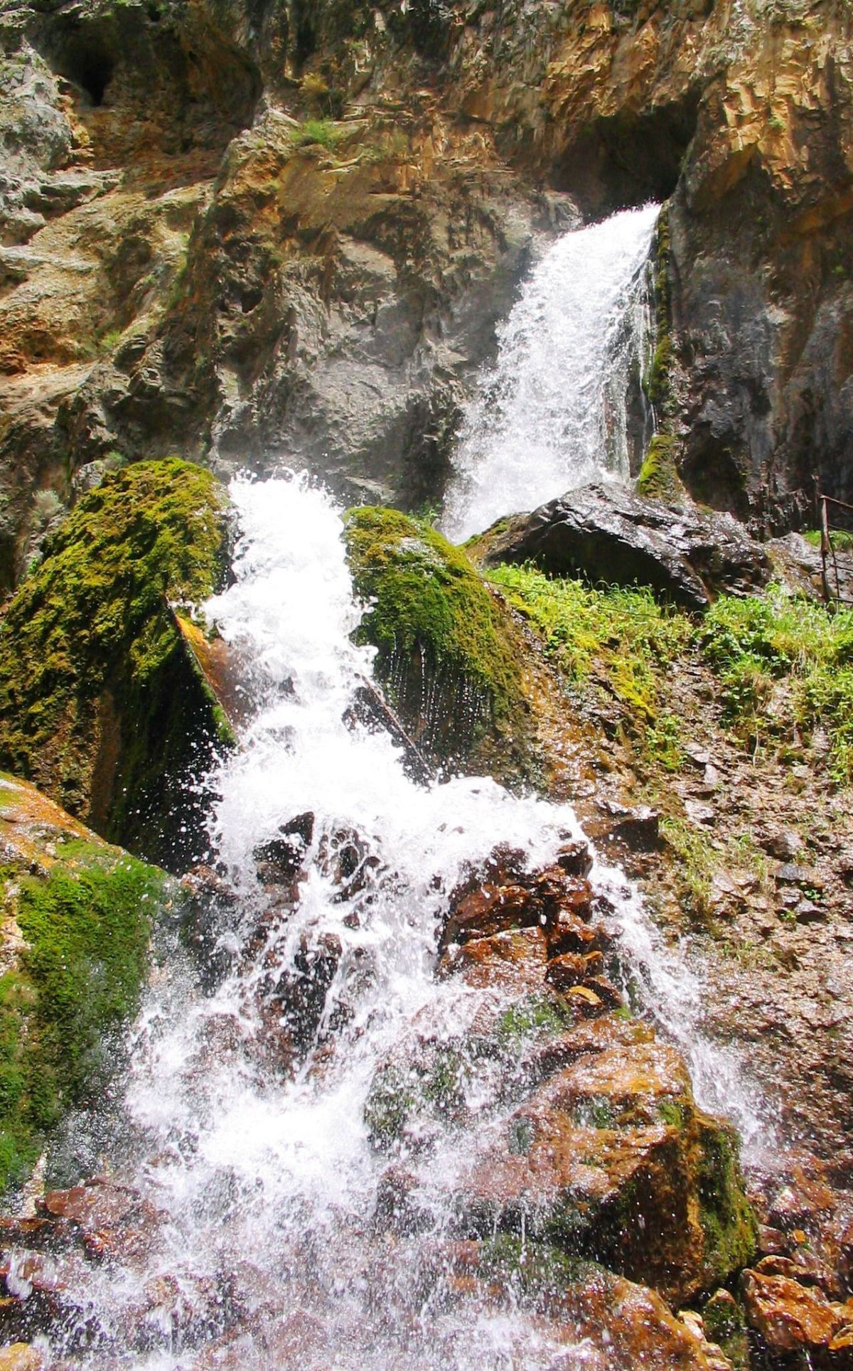 Киргизская Арсланбоб водопад