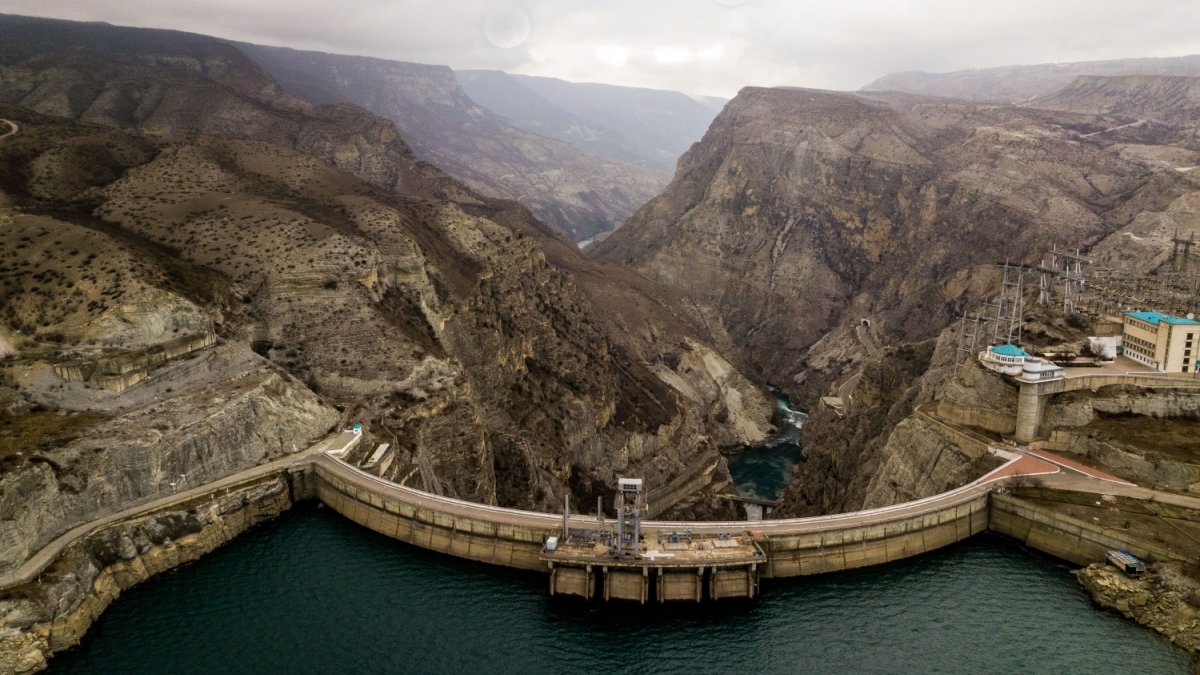 Нурекское водохранилище в Таджикистане