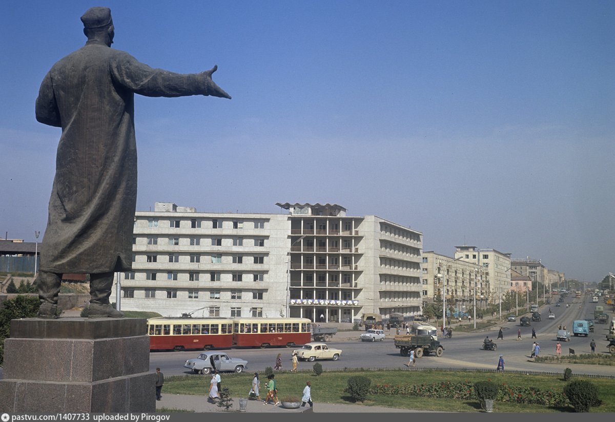 Памятники ленину в узбекистане