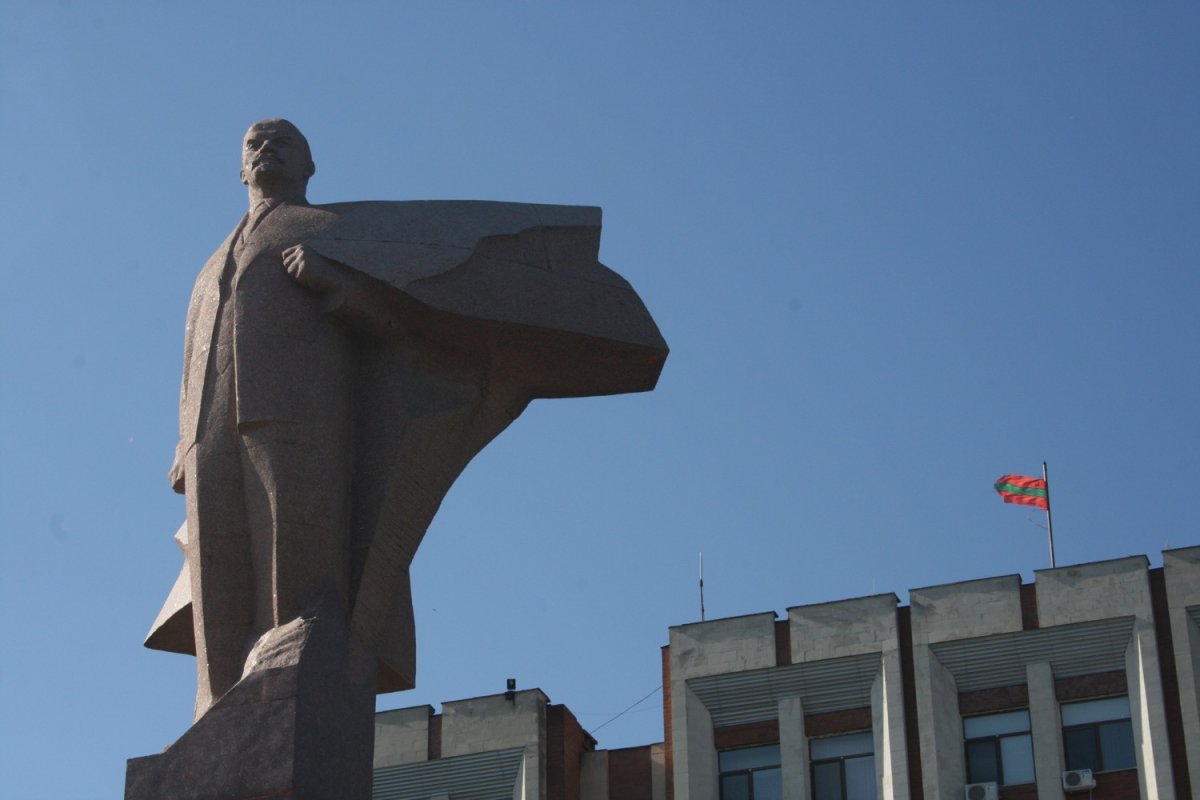 Г ленин. Монумент Ленина в Узбекистане. Памятник Ленину в Ташкенте. . Ленин-Джол Ленинского района Ошской области.. Ленин гигачад.