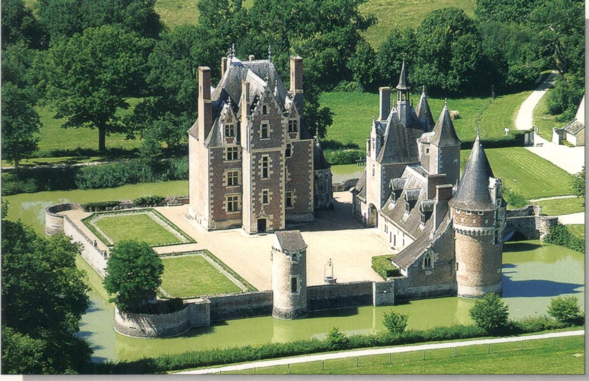Средневековые замки франции