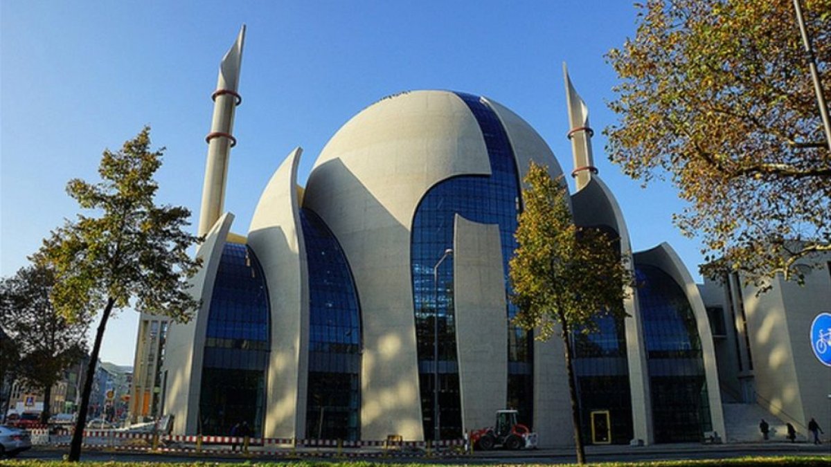 Минарет мечети в Ингушетии