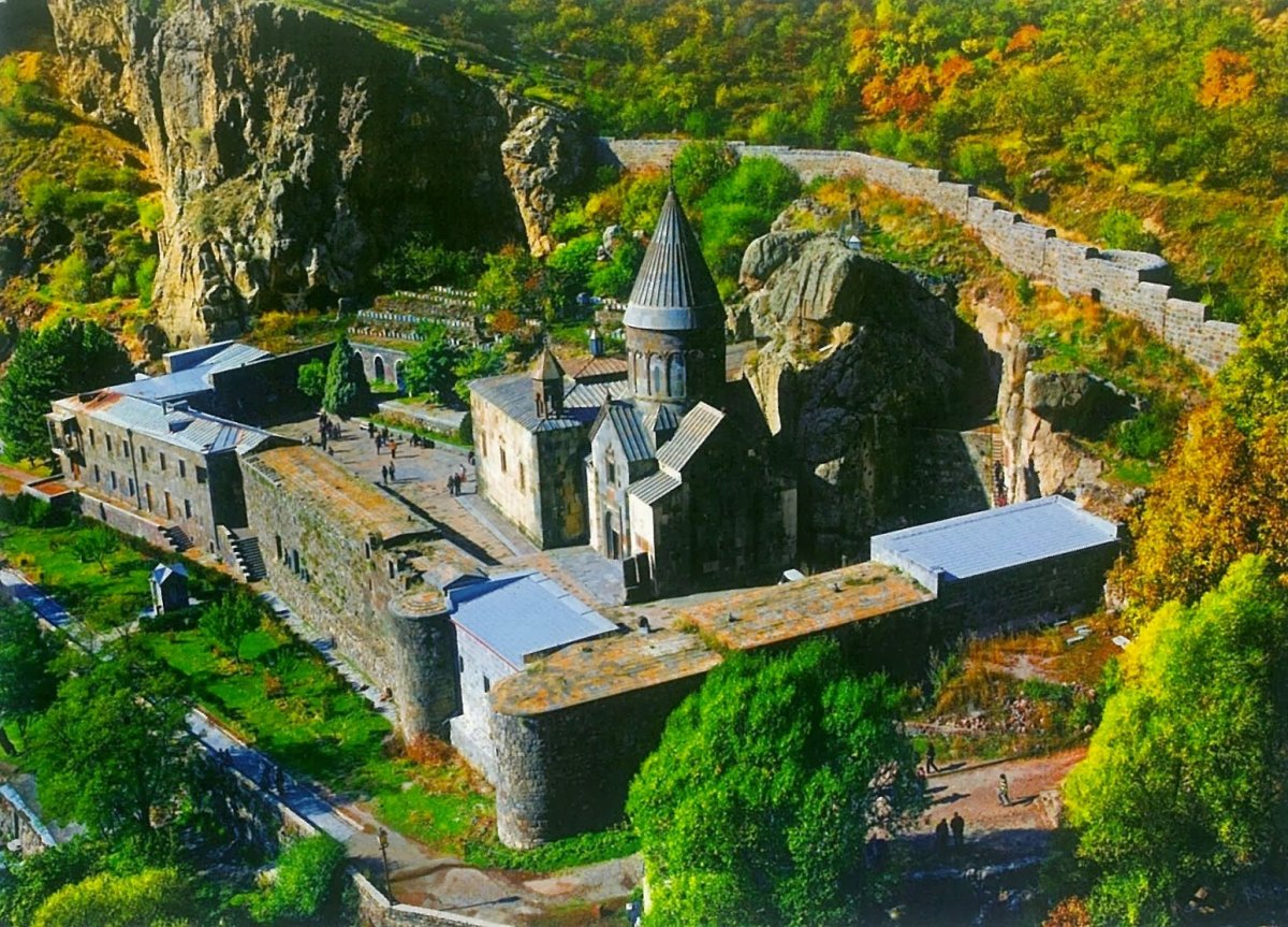 Монастырский комплекс Гегард