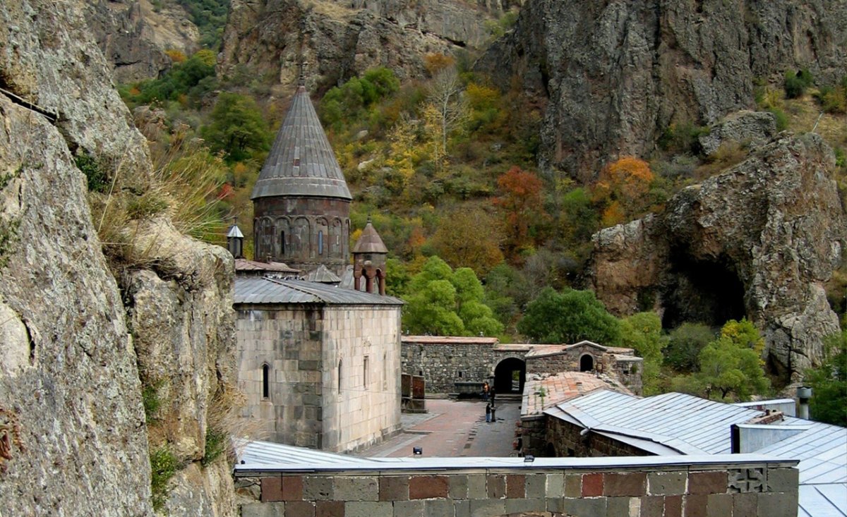 Гегард - храм копья судьбы в Армении