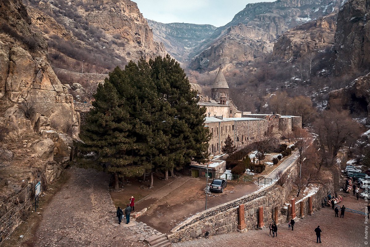 Армения храм в скале