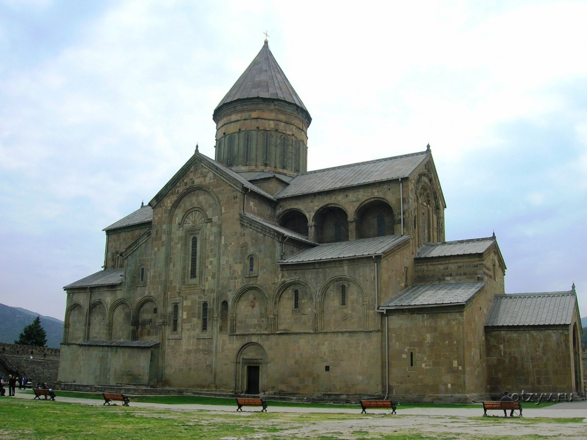 Храм Баграта Грузия