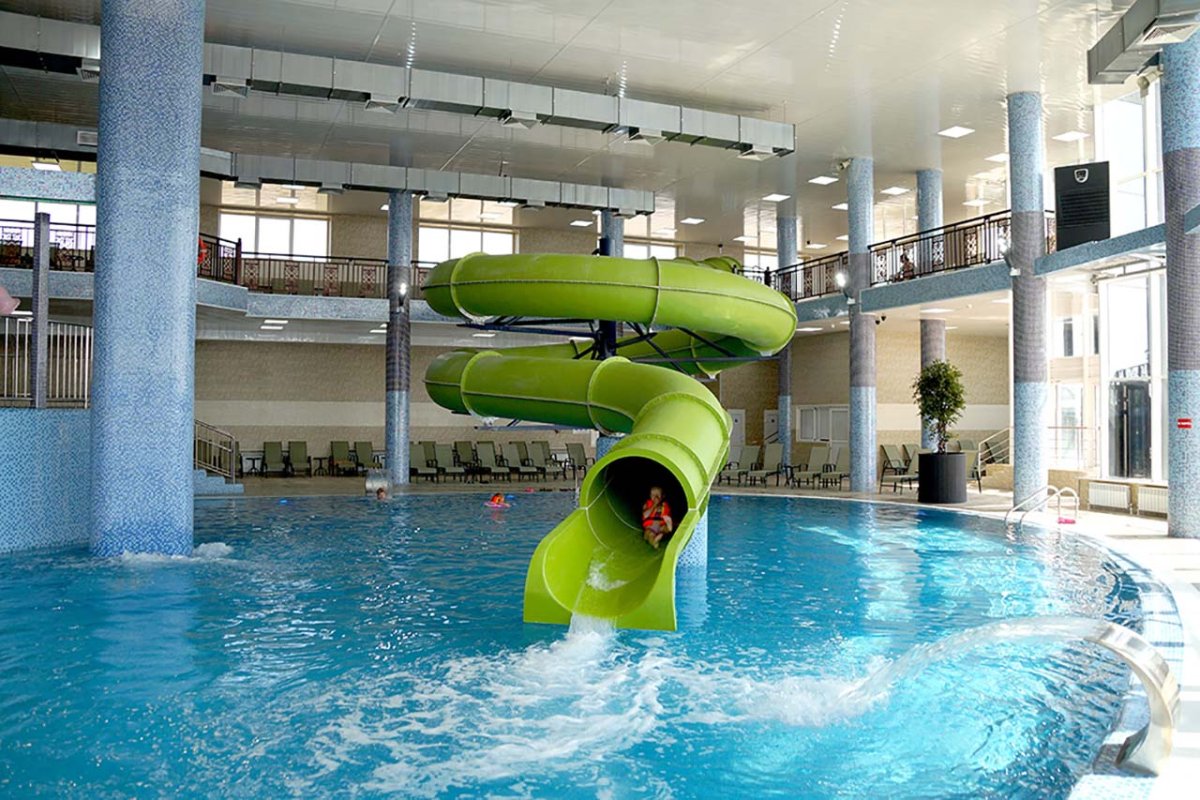 Катаемся с водных горок