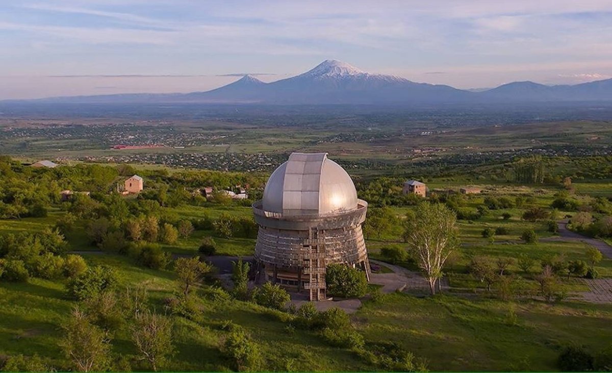 Заброшенная обсерватория армения