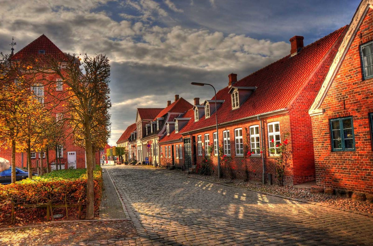 Дания оранжевый дом