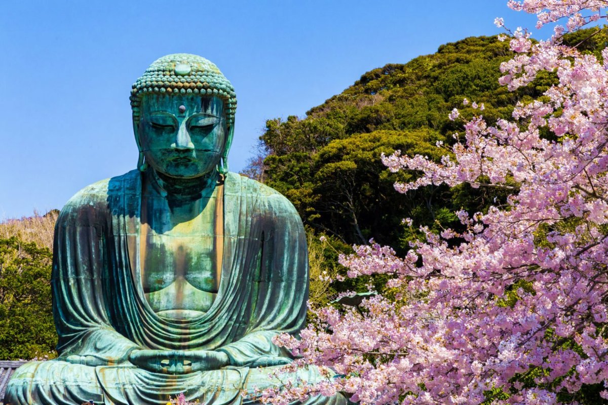 Статуя будды япония