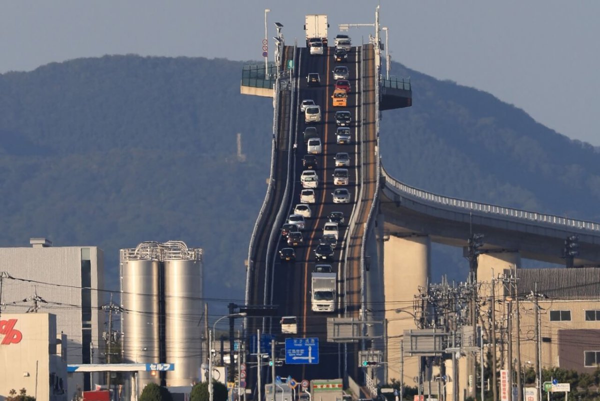 Мост Эсима Охаси в Японии