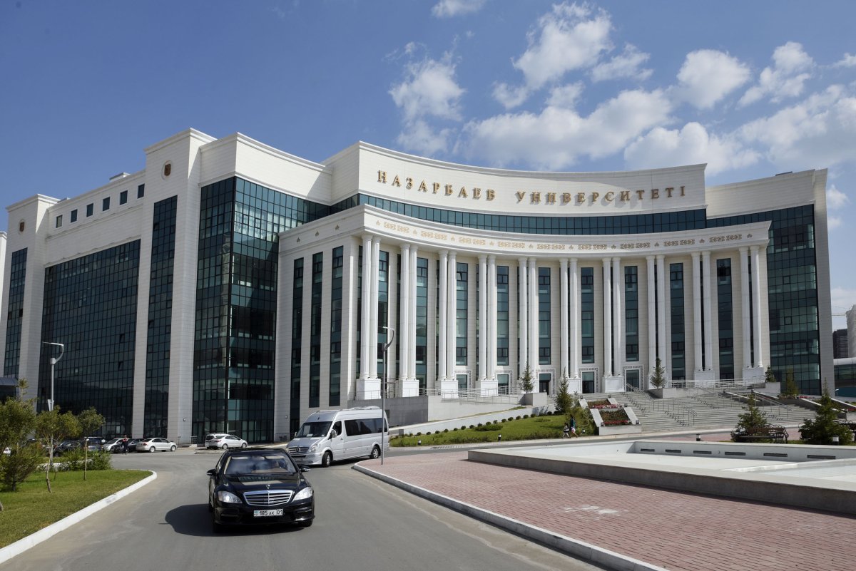 Институты астана. Nazarbayev University. Казахстан Назарбаев университет. Нурсултан Юниверсити. Университет Назарбаева Астана интерьер.