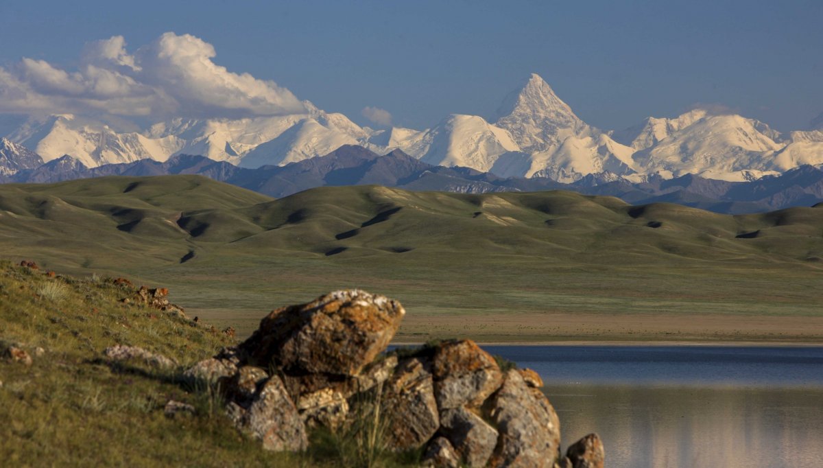 Самая высокая гора казахстана