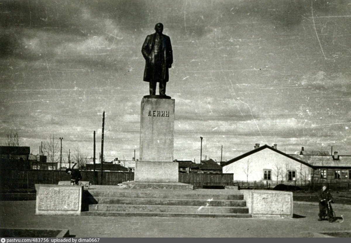 Памятник Ленину в Луганске