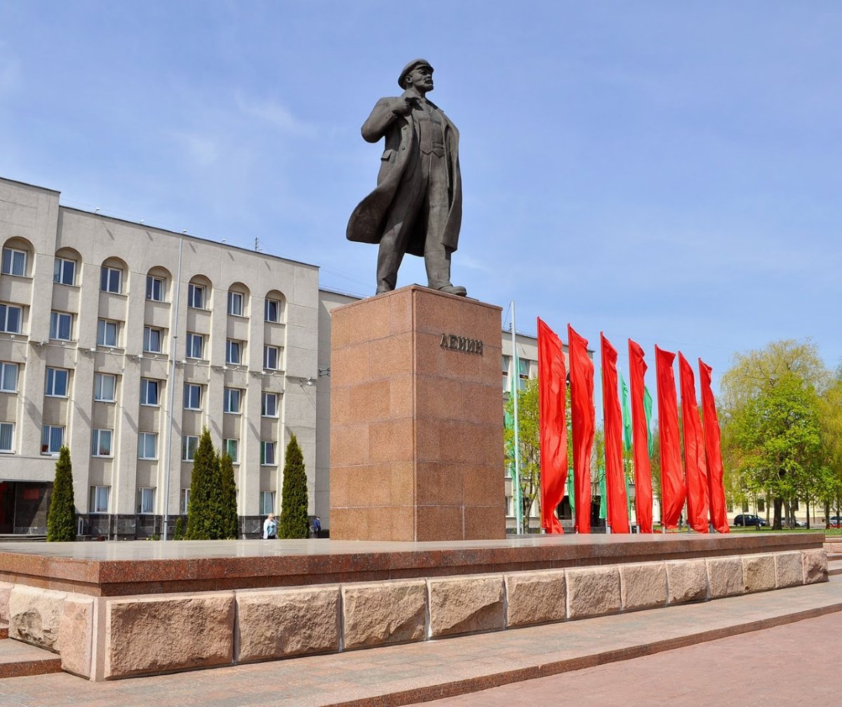 Статуя Ленина за 1000 рублей 2 метра