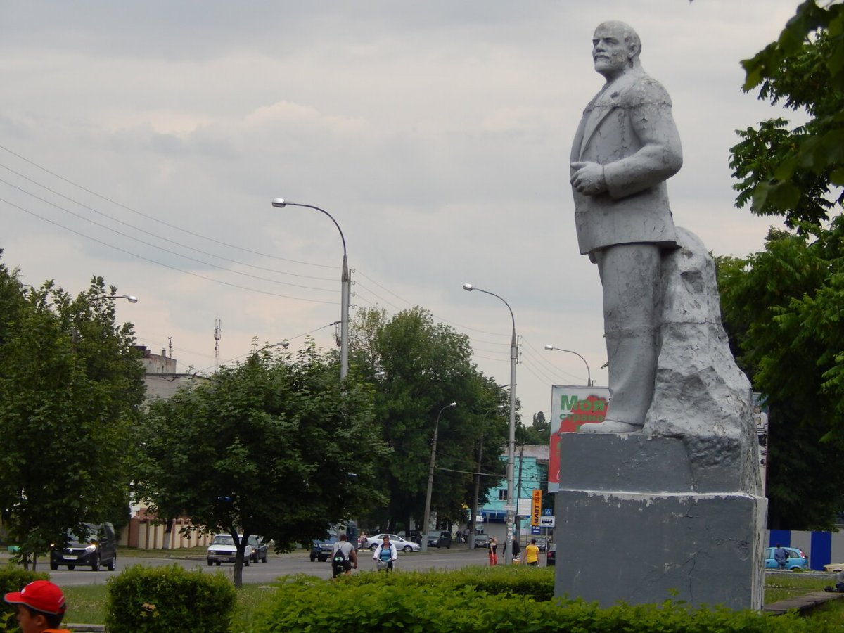 Волгоградская область памятник Ленина